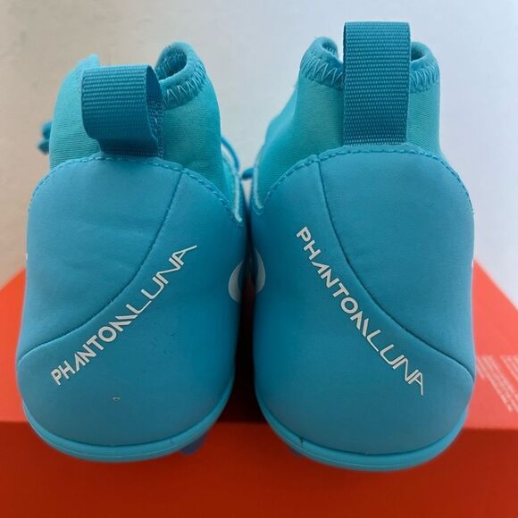 Nike Phantom Luna Club II Soccer Cleats FG/MG - Picture 5 of 9